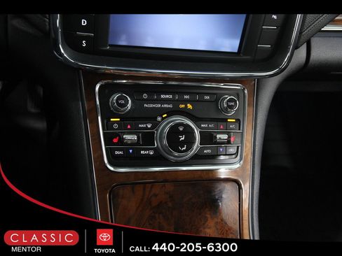 Used 2020 Lincoln Continental AWD w/ Premium Package image 16