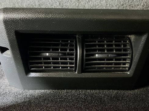Used 2017 RAM 1500 Express RWD image 16