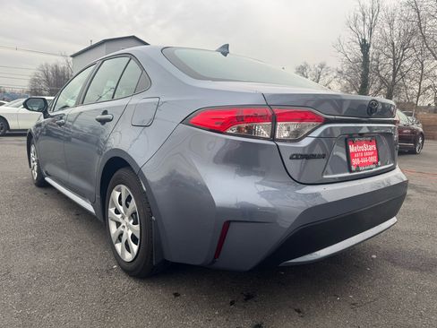 Used 2022 Toyota Corolla LE image 5