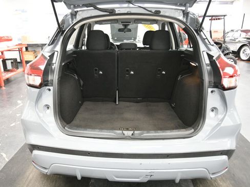 Used 2022 Nissan Kicks SV image 22