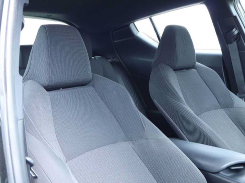 Used 2019 Toyota C-HR LE FWD image 14