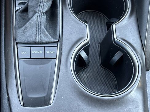 Used 2024 Toyota Camry SE image 24