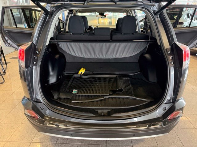 Used 2018 Toyota RAV4 XLE w/ Convenience Package AWD/4WD image 23