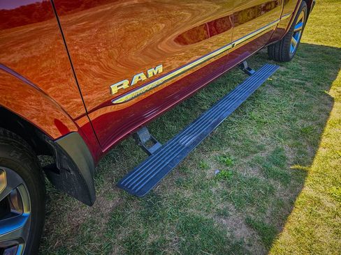 Used 2019 RAM 1500 Limited AWD/4WD image 10