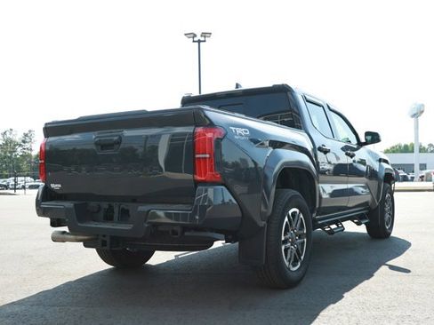 Used 2025 Toyota Tacoma TRD Sport w/ TRD Sport Upgrade Package RWD image 6