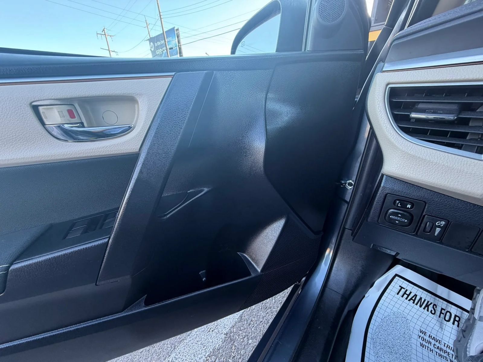 Used 2016 Toyota Corolla LE FWD image 16