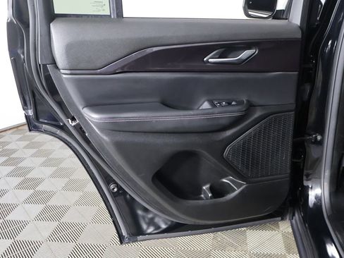 Used 2023 Jeep Grand Cherokee Laredo AWD/4WD image 26