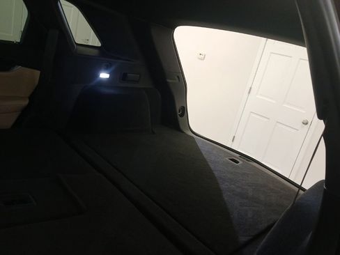 Used 2019 Cadillac XT5 AWD image 11
