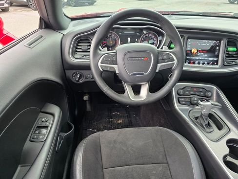 Used 2017 Dodge Challenger R/T Scat Pack w/ Leather Interior Group image 31