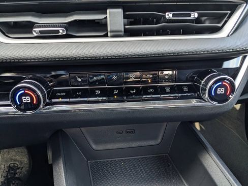 Used 2025 Chevrolet Equinox LT w/ Convenience Package II image 31