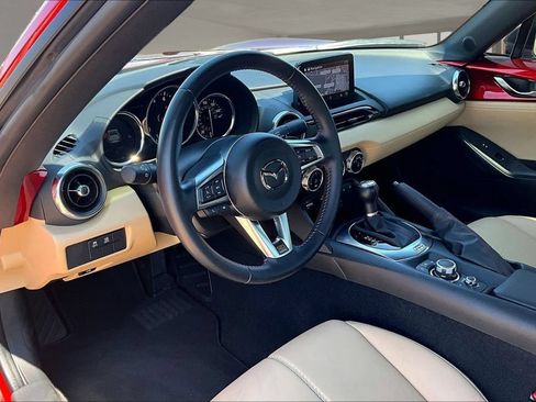 Used 2019 MAZDA MX-5 Miata RF Grand Touring RWD image 12