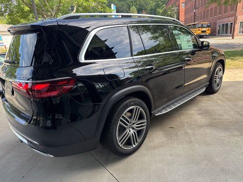 Certified 2025 Mercedes-Benz GLS 450 4MATIC image 8