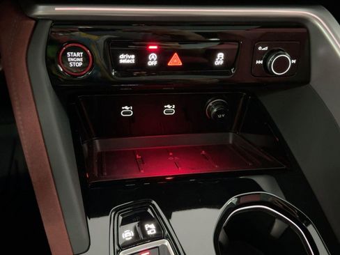 New 2025 Audi SQ5 Premium Plus image 17