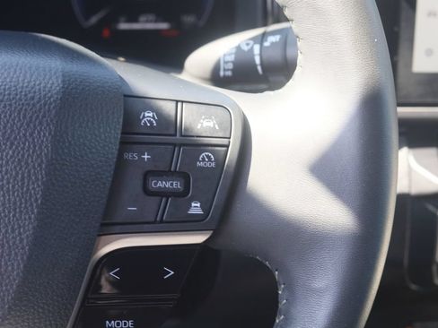 Used 2026 Toyota Corolla LE AWD/4WD image 18
