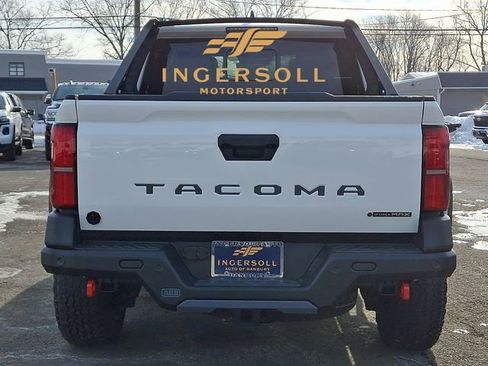 Used 2025 Toyota Tacoma Trailhunter image 5