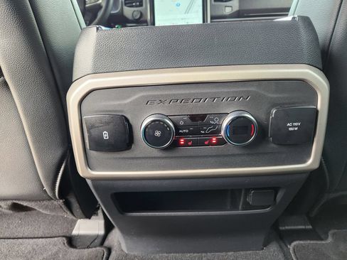 Used 2024 Ford Expedition Max Limited AWD/4WD image 38