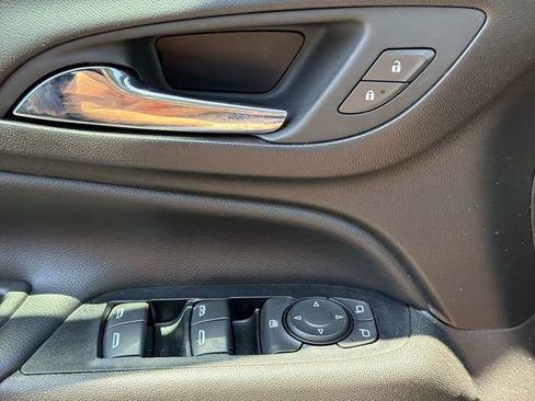 Used 2019 Chevrolet Equinox LT AWD/4WD image 21