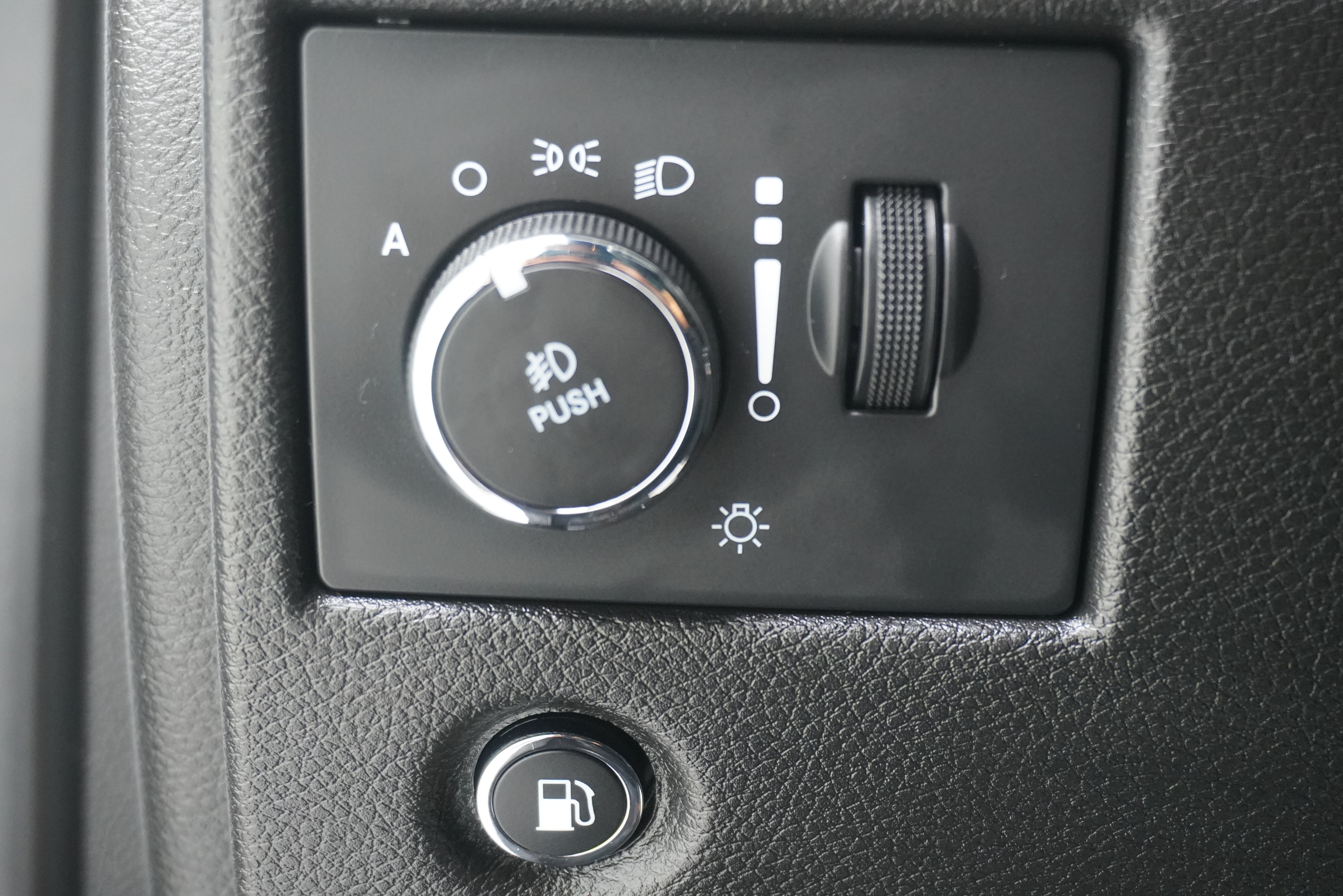 Used 2022 Jeep Grand Cherokee Laredo X RWD image 26