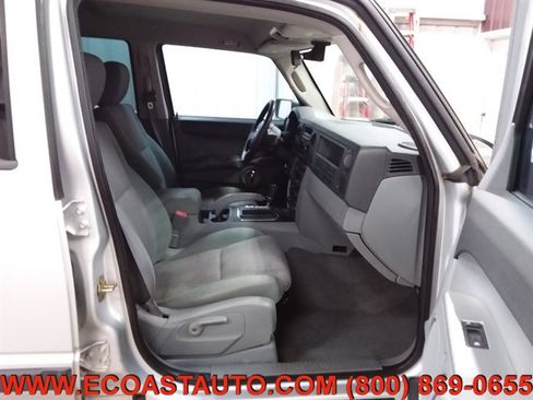 Used 2006 Jeep Commander 4WD image 13