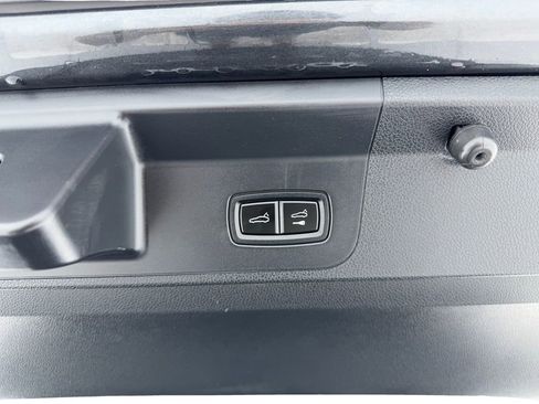 Used 2019 Porsche Panamera 4 image 13