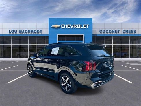 Used 2023 Kia Sorento S image 6