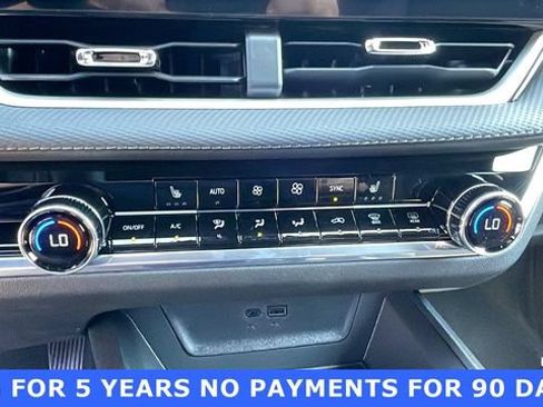 New 2026 Chevrolet Equinox LT w/ Convenience Package II FWD image 18