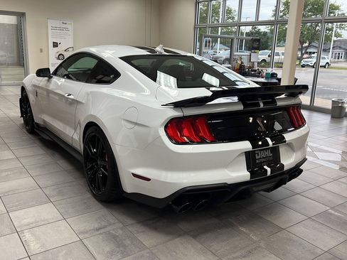 Used 2021 Ford Mustang Shelby GT500 w/ Technology Package RWD image 8