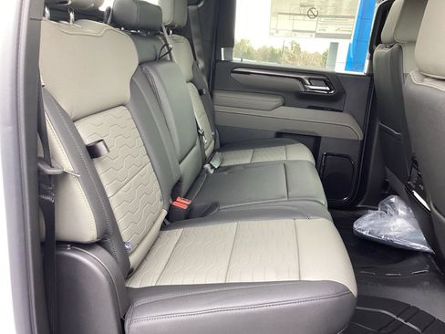 New 2026 Chevrolet Silverado 2500 ZR2 image 19