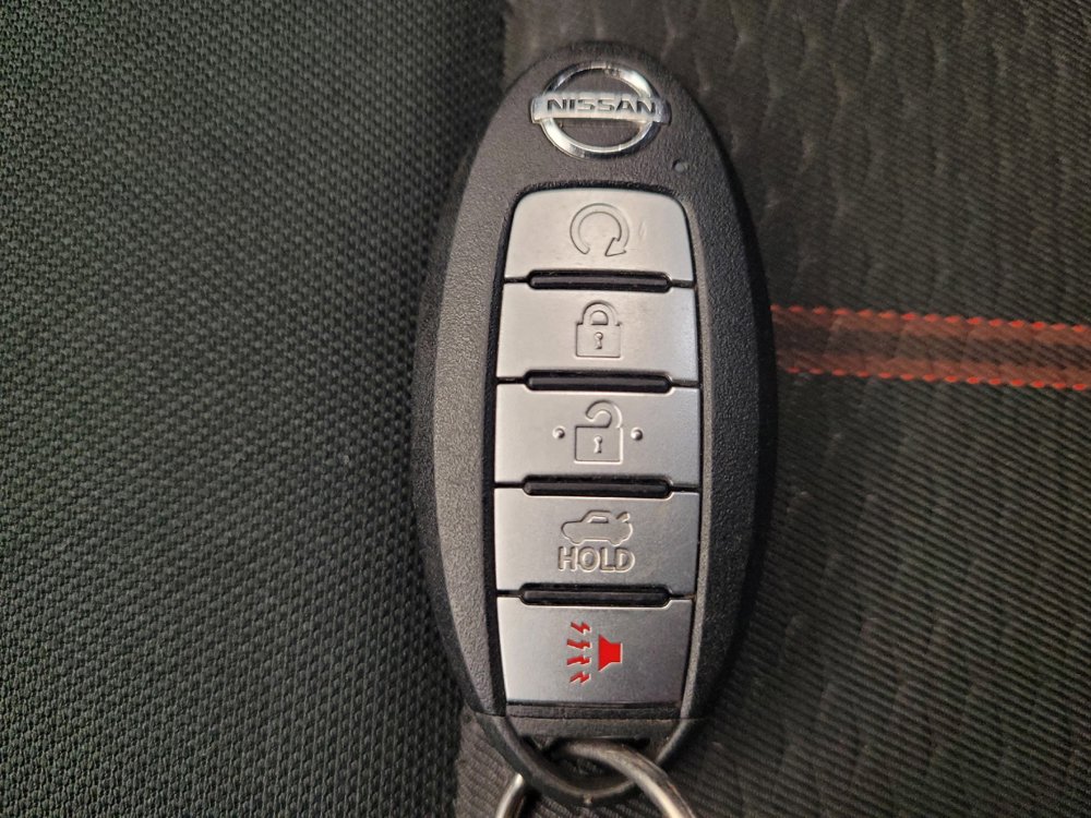 Used 2020 Nissan Versa SR FWD image 32