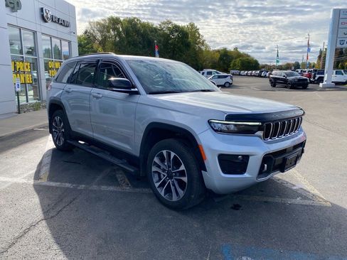 Used 2024 Jeep Grand Cherokee Overland w/ Adv Protech Group III image 4