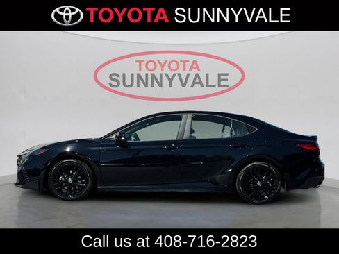 Used 2025 Toyota Camry SE FWD image 6