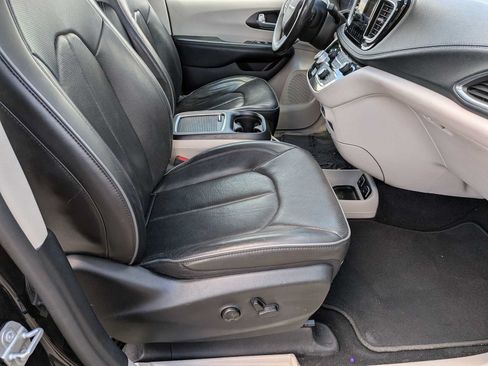 Certified 2020 Chrysler Pacifica Limited w/ Advanced Safetytec Group FWD image 20