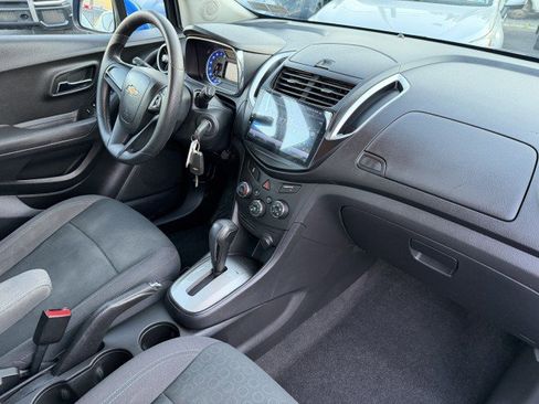 Used 2016 Chevrolet Trax LS FWD image 17