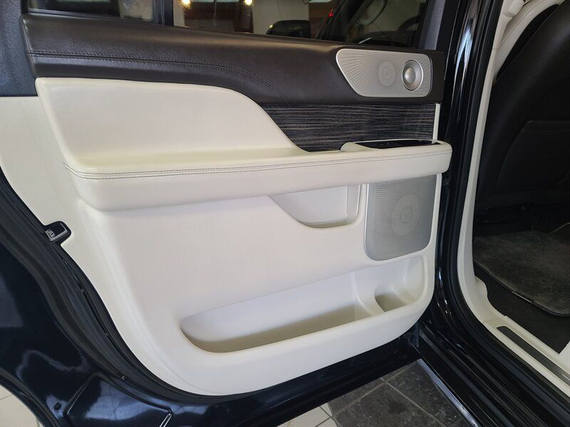 Used 2020 Lincoln Navigator L Black Label AWD/4WD image 15