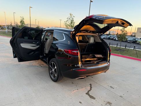 Used 2021 Buick Enclave Essence w/ Sport Touring Edition image 24