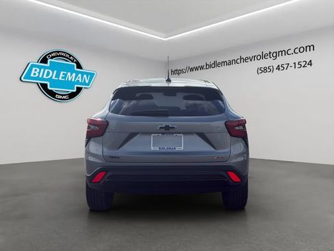 Used 2024 Chevrolet Trax RS FWD image 7
