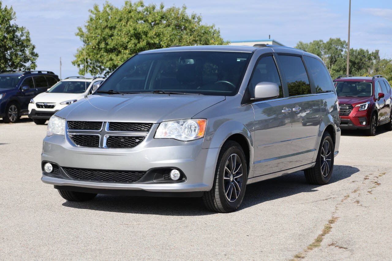 Used 2017 Dodge Grand Caravan SXT FWD image 6