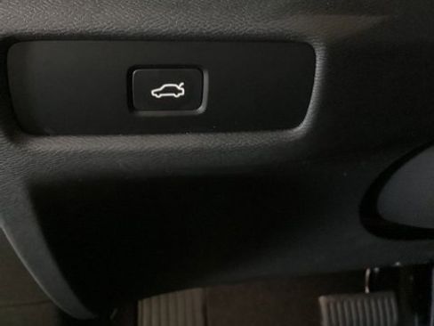 New 2026 Volvo V60 B5 Cross Country Plus w/ Climate Package image 19