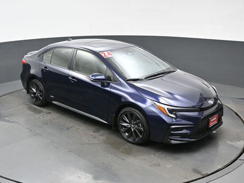 Used 2024 Toyota Corolla SE image 34