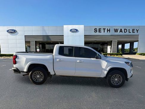 Used 2024 Chevrolet Colorado LT w/ LT Convenience Package image 8