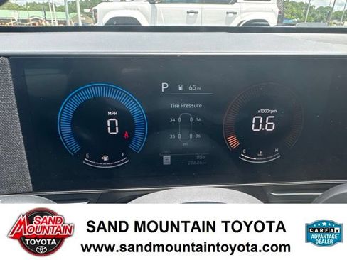 Used 2025 Hyundai Kona SEL FWD image 15