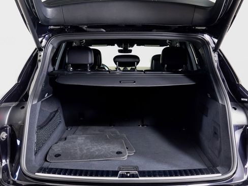 Certified 2022 Porsche Cayenne AWD/4WD image 11