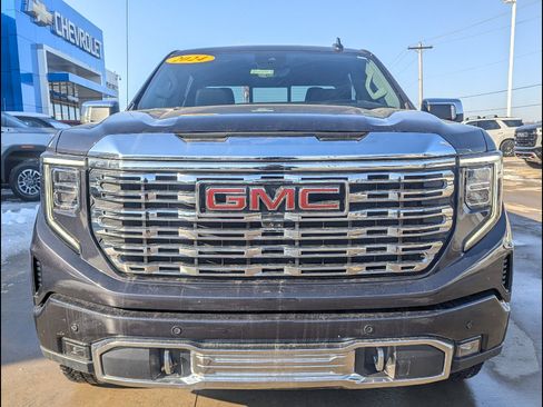 Used 2024 GMC Sierra 1500 Denali w/ Technology Package AWD/4WD image 12
