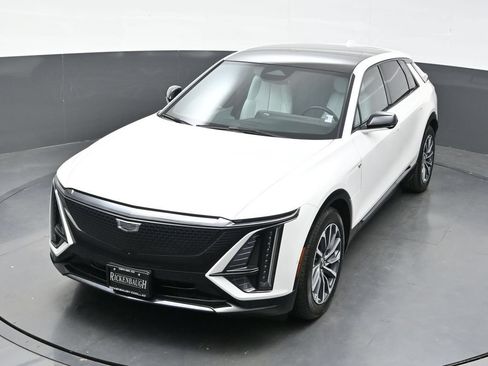 Certified 2024 Cadillac Lyriq Sport AWD/4WD image 31