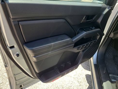 Certified 2024 Toyota Tacoma SR AWD/4WD image 19