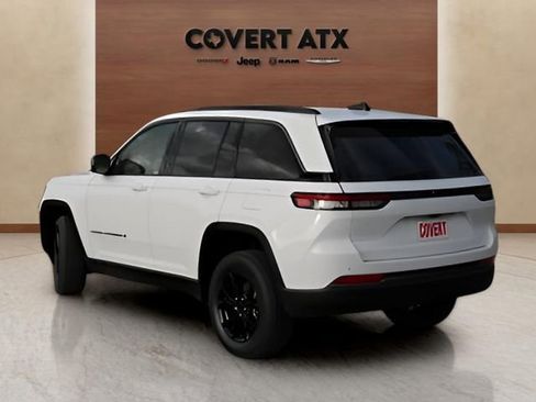 New 2026 Jeep Grand Cherokee Altitude image 3