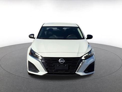 Used 2025 Nissan Altima 2.5 SV image 3