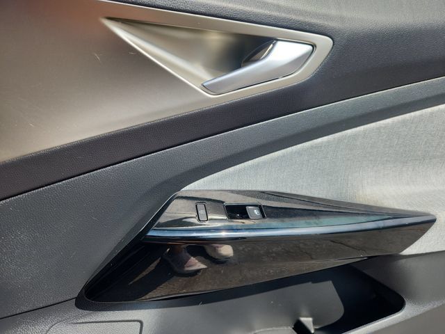 Certified 2023 Volkswagen ID.4 Pro AWD/4WD image 12