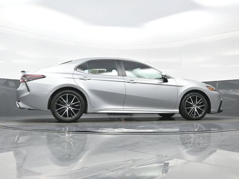 Used 2024 Toyota Camry SE FWD image 32