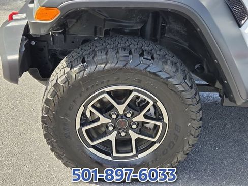 Used 2026 Jeep Wrangler Unlimited Rubicon AWD/4WD image 16